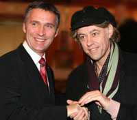 Statsminister Jens Stoltenberg og popartisen Bob Geldof